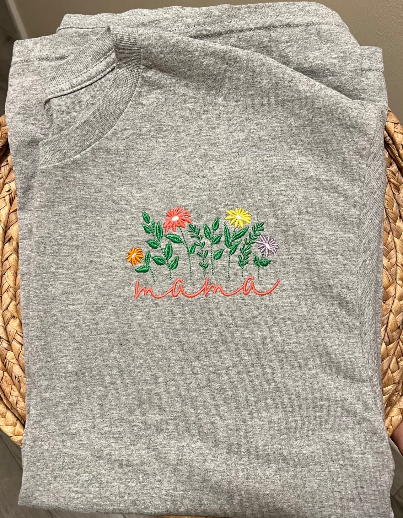 Emb - floral pocket mama