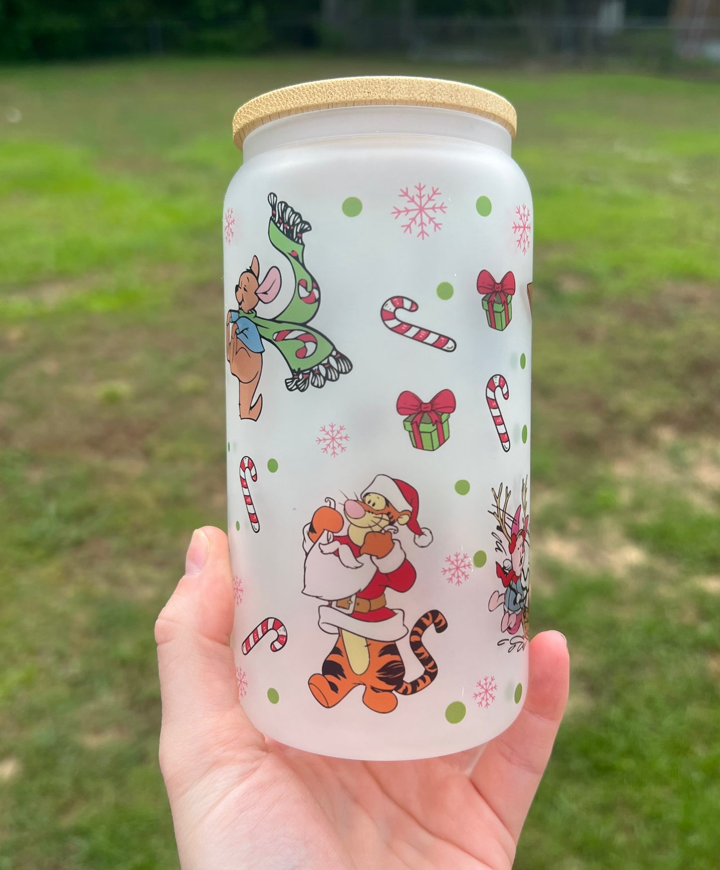 16 oz pooh Christmas frosted glass can