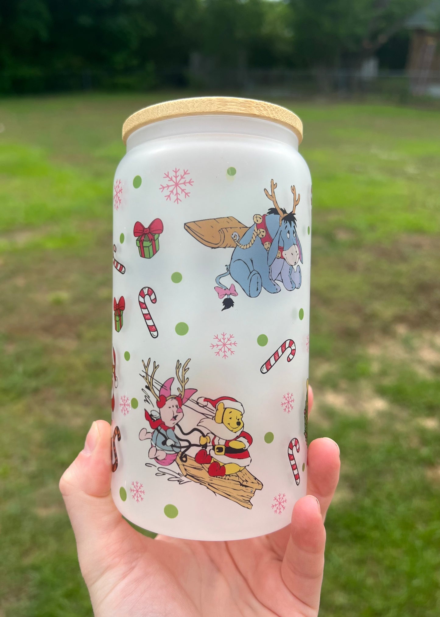16 oz pooh Christmas frosted glass can