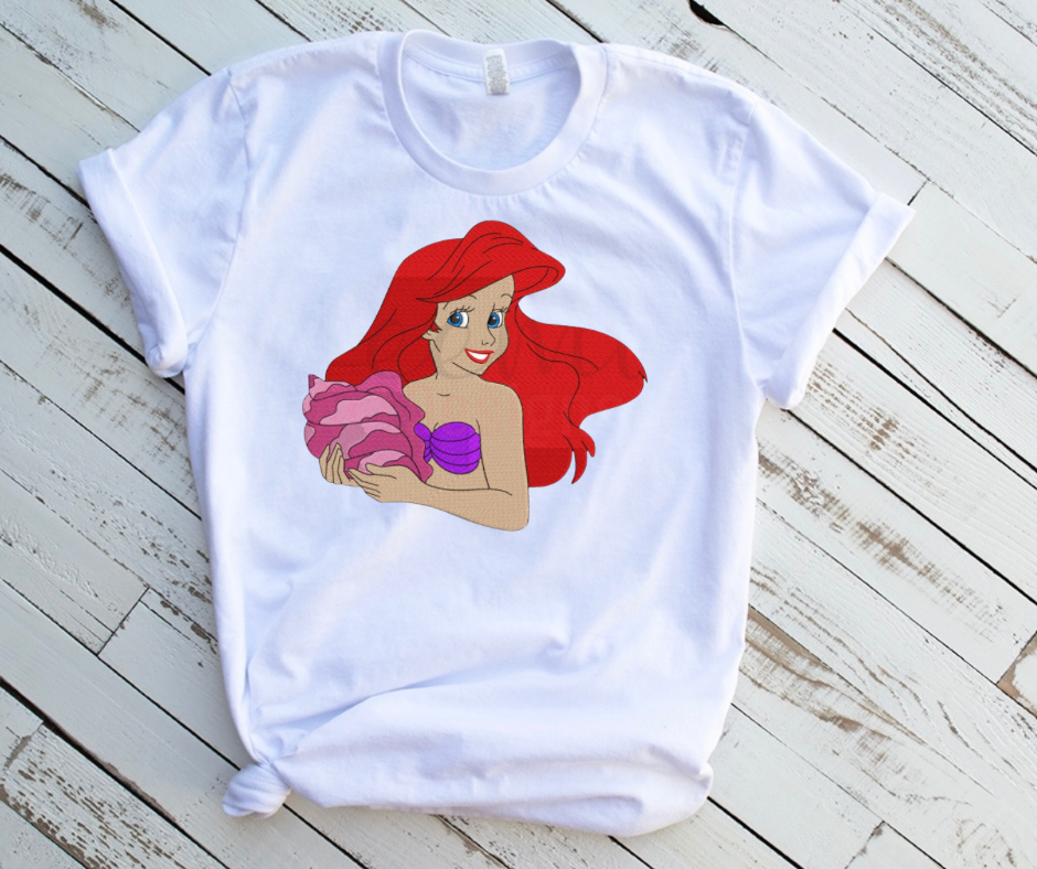 Emb - 🧜♀️ holding 🐚