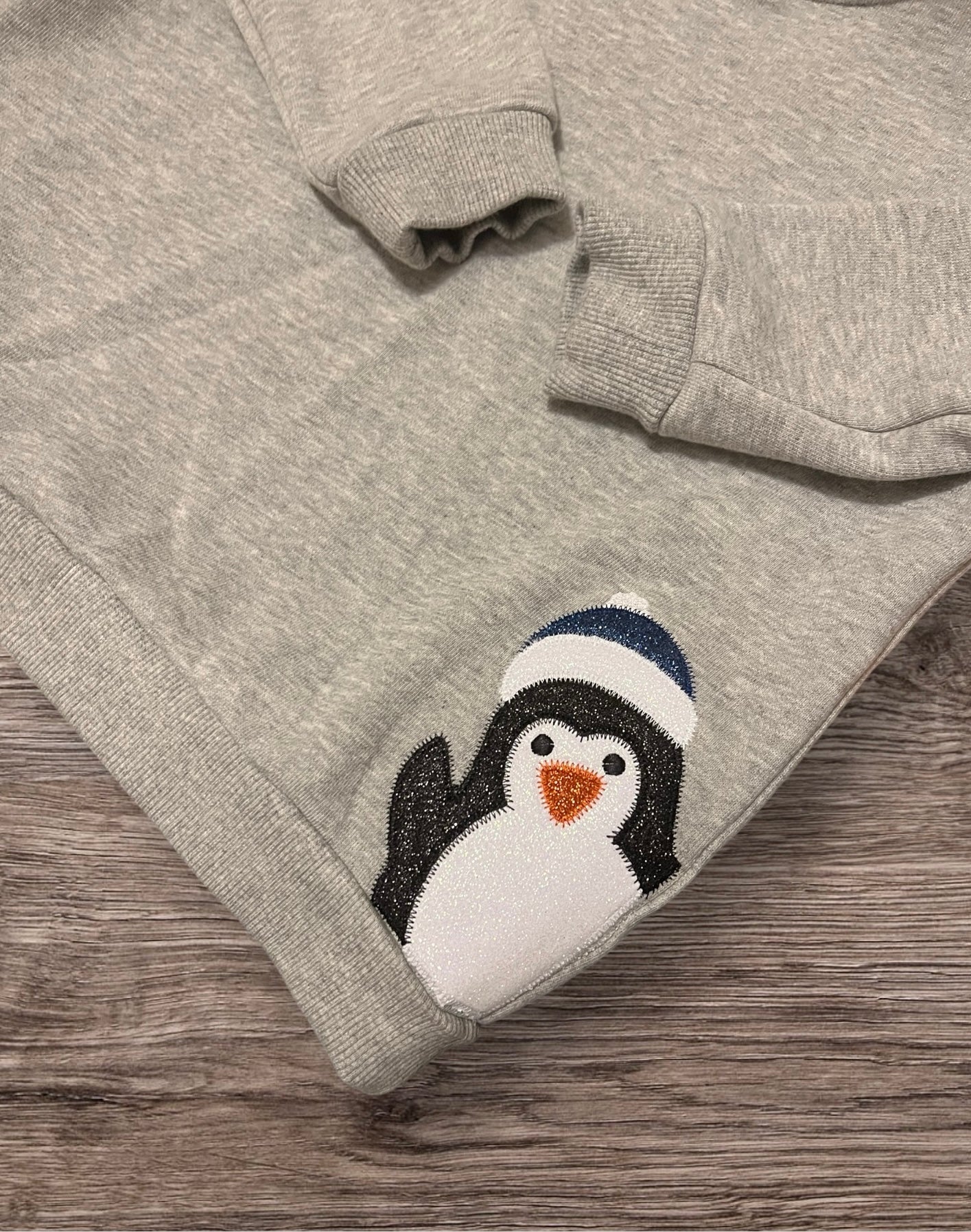 Emb - penguin peeker