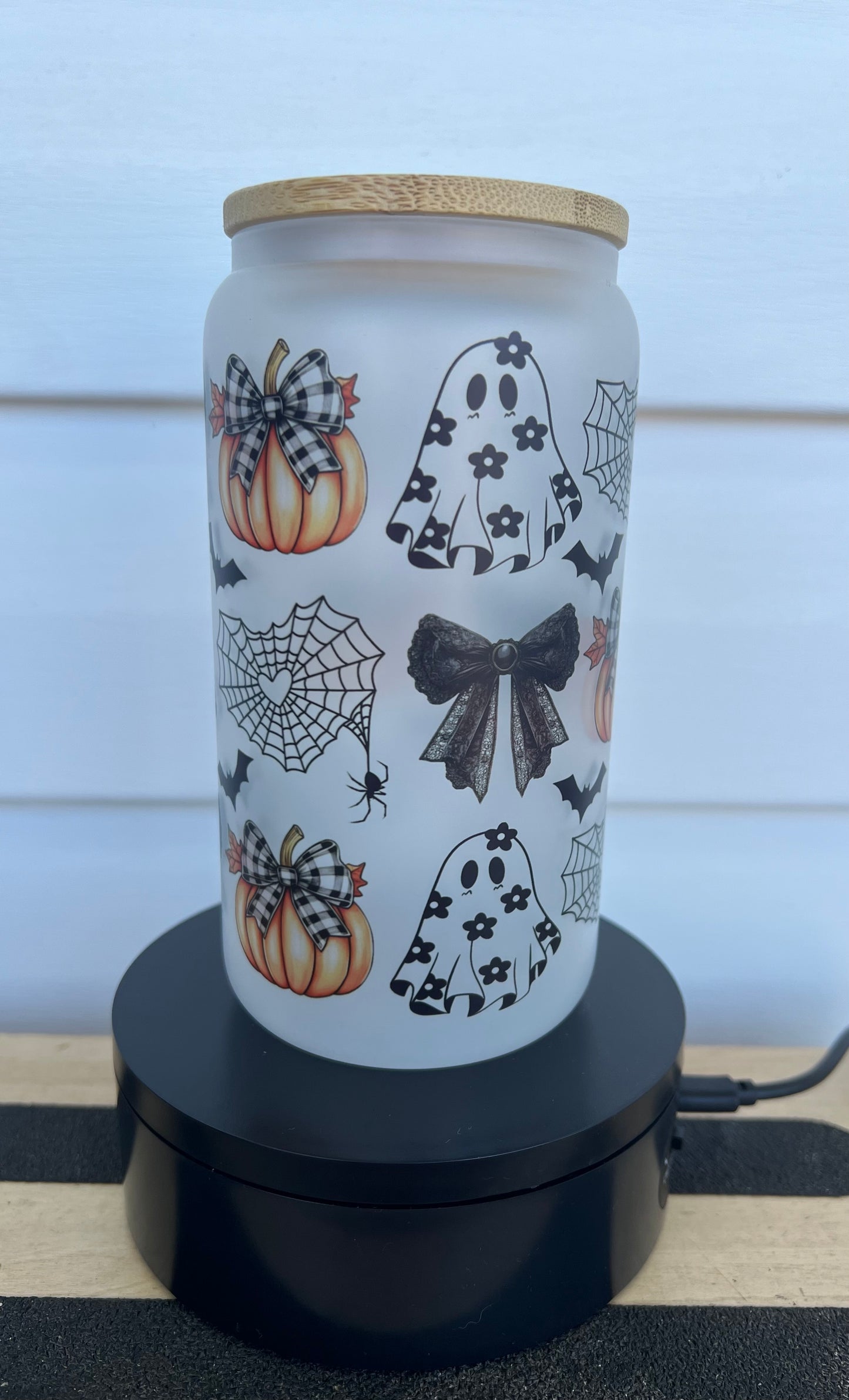 16 oz Halloween ghost frosted glass can